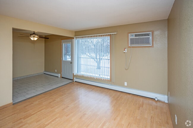 1x1 living area - Gateway Commons