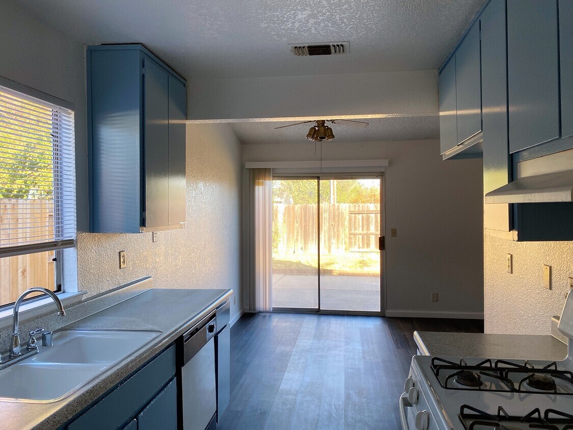 6673 Hometown Way, Sacramento, CA 95828 House Rental in Sacramento