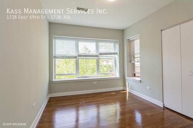 Foto del edificio - Spacious Remodeled 2BR - Open Kitchen w/Ap...