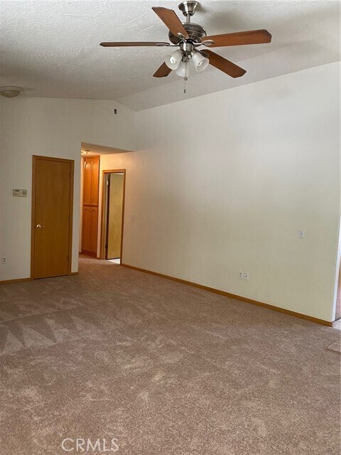 Building Photo - 10583 Redwood Ave