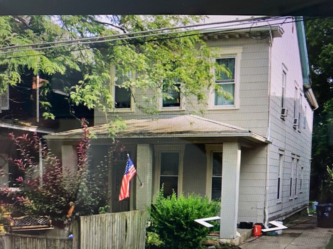 Foto del edificio - 1718 Dexter Ave