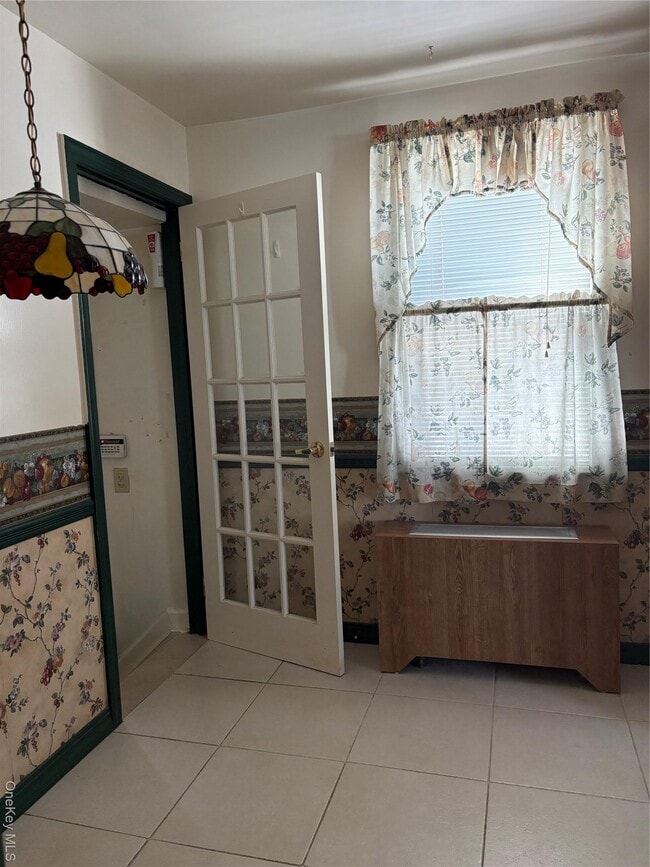 Foto del edificio - 84-36 252nd St