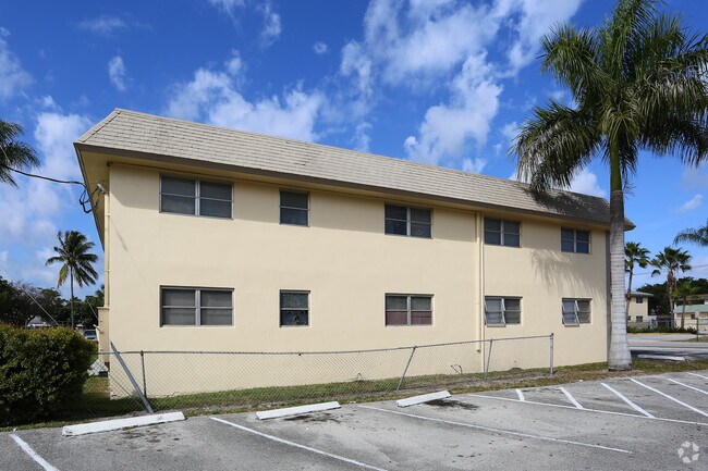 Cypress Apartments Rentals Palm Springs, FL