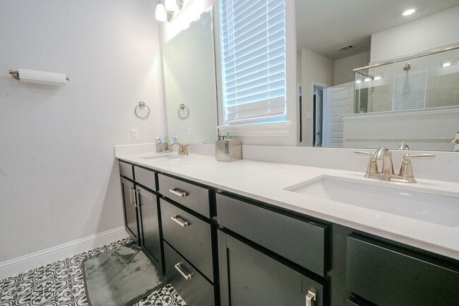 Building Photo - 2130 Argolis Dr