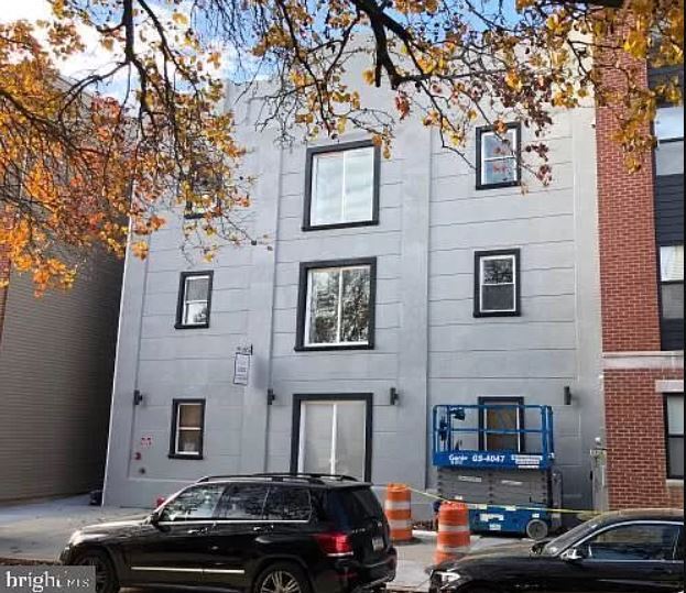 Primary Photo - 980 N Marshall St