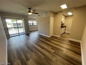 Building Photo - 5325 Summerlin Rd