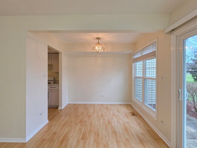 Foto del edificio - 1376 Longacre Ln