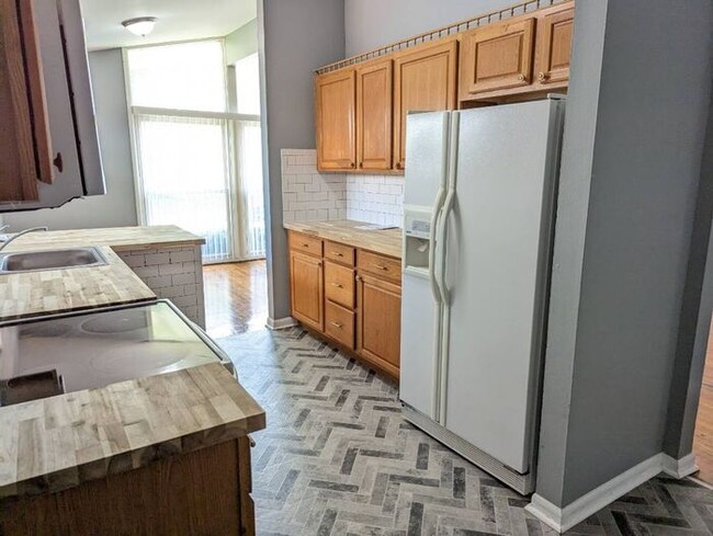 Building Photo - Beautifully Remodeled Three Bedroom Home w...