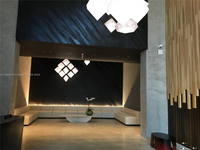 Foto del edificio - 151 SE 1st St