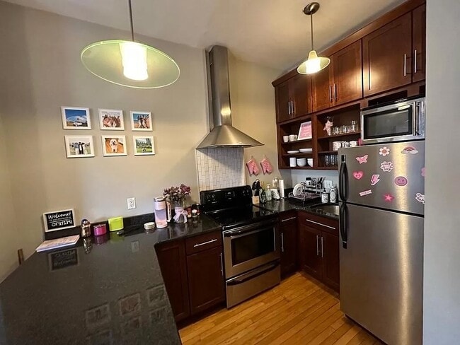 Building Photo - 656 Tremont St