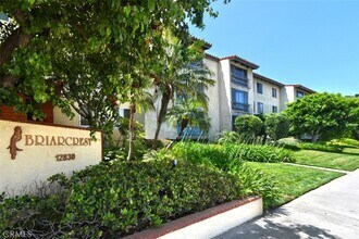 Building Photo - 12830 Burbank Blvd