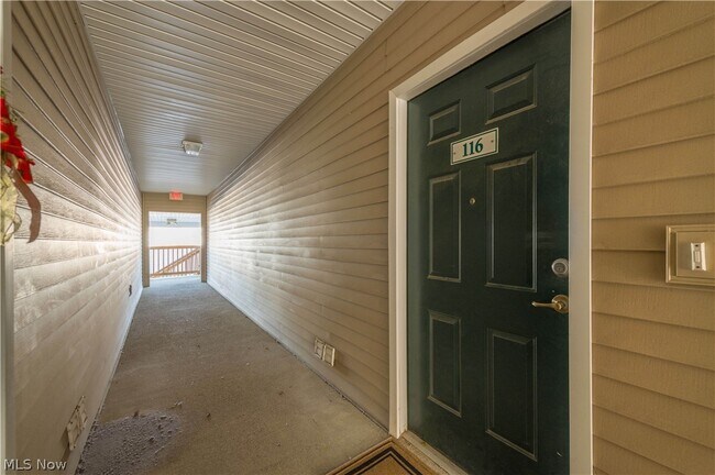 Foto del edificio - 28340 Center Ridge Rd