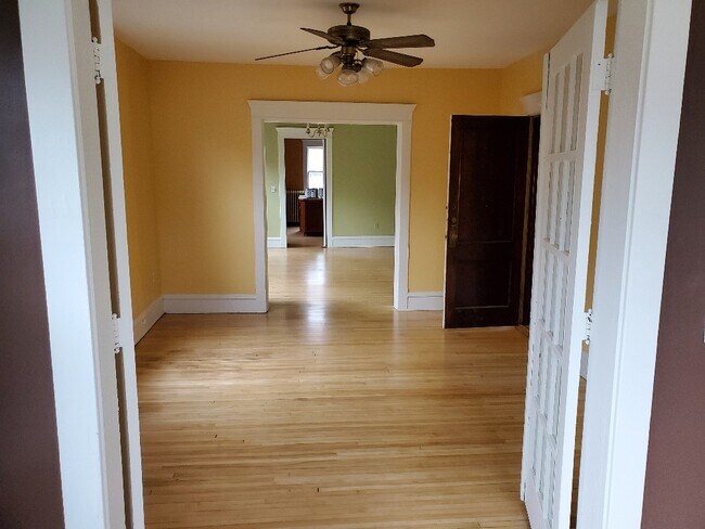Foto del edificio - 2104 Emerson Ave S