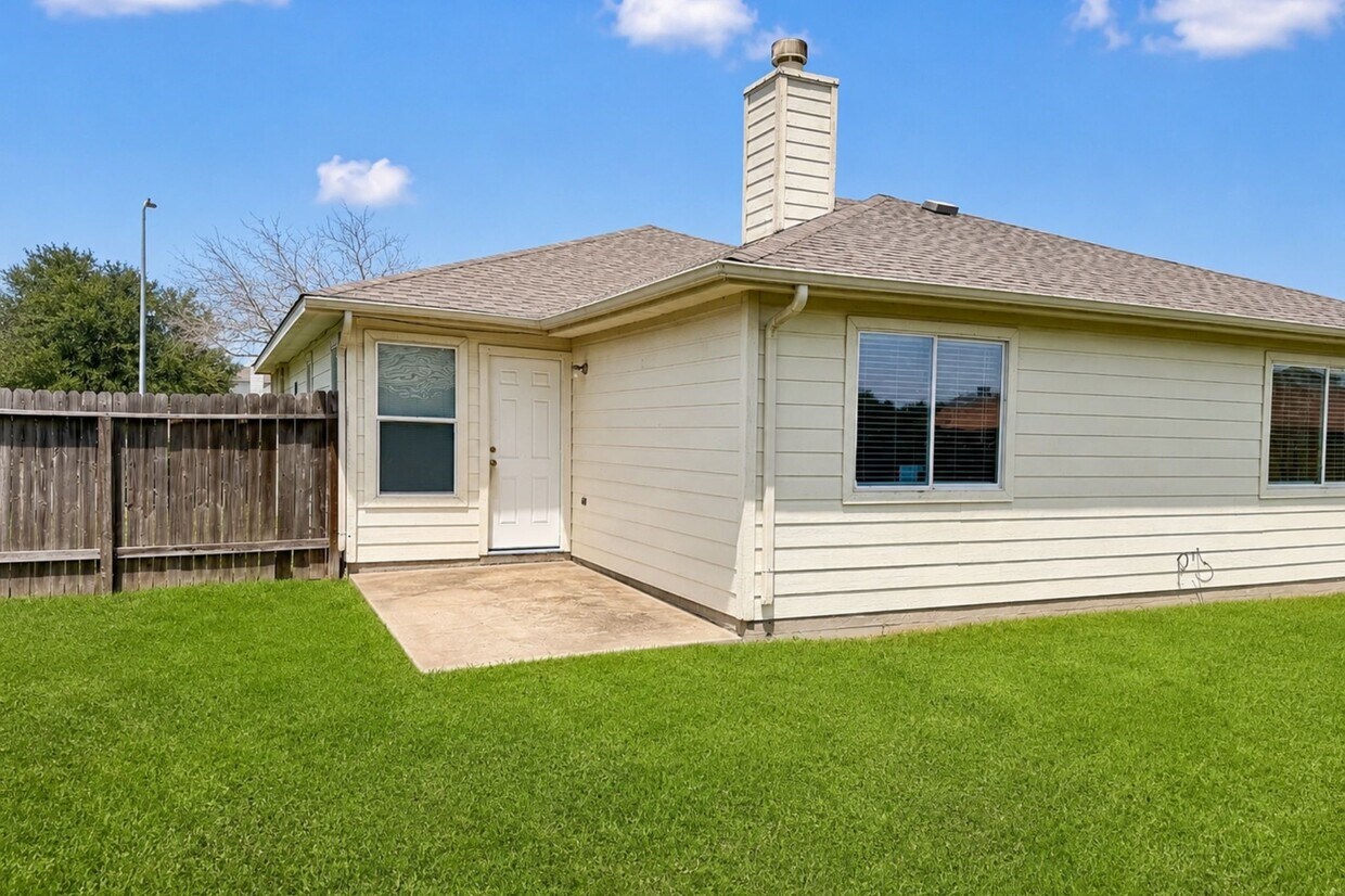 Foto del edificio - 2403 Orchard Run Way