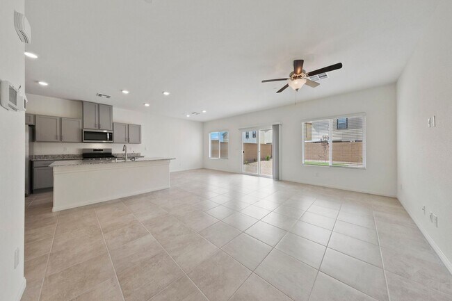 Building Photo - Brand New Cadence 4 Bedroom Smart Home