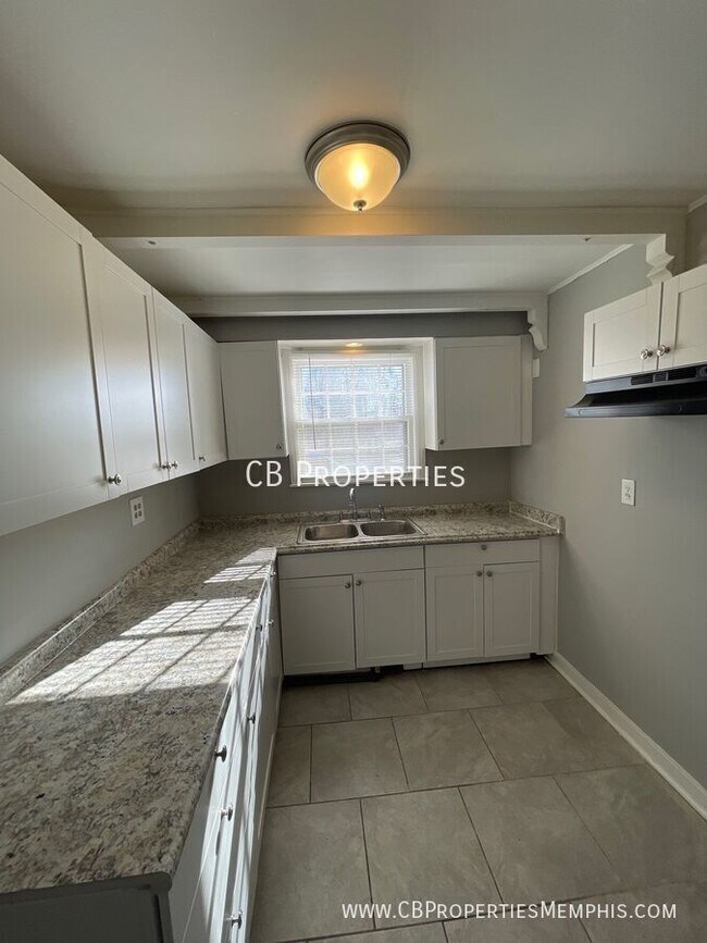 Foto del edificio - 494 E Raines Rd