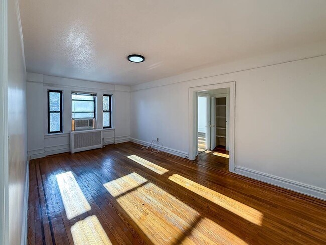 Building Photo - 36 Duncan Ave