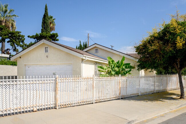 Building Photo - 12765 Strathern St