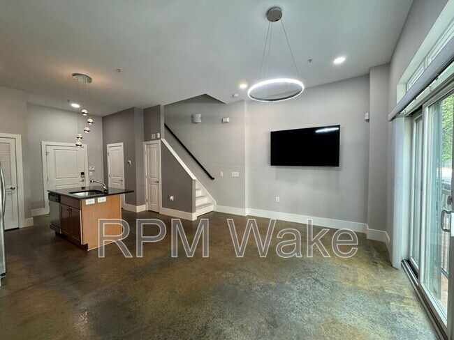 Building Photo - 444 S Blount St