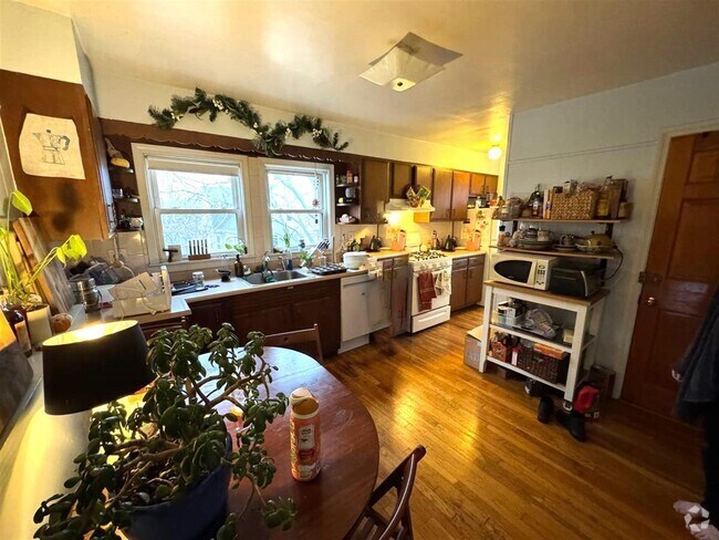 Building Photo - 21 Sartwell Ave