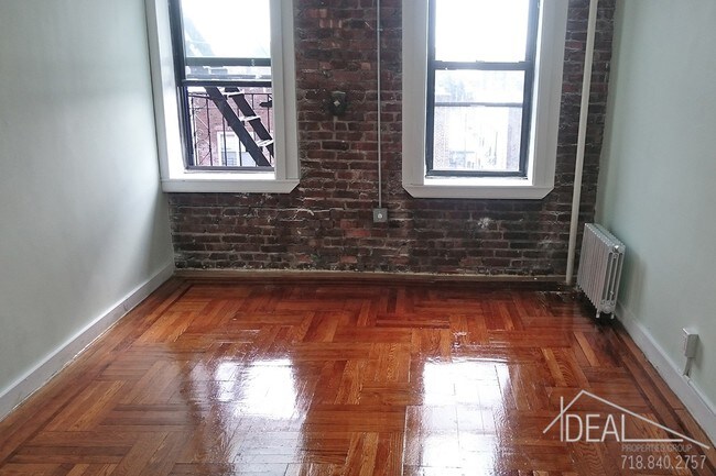 Building Photo - 672 47th St