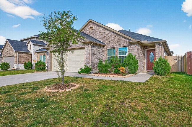 Building Photo - 7219 Victorville Dr