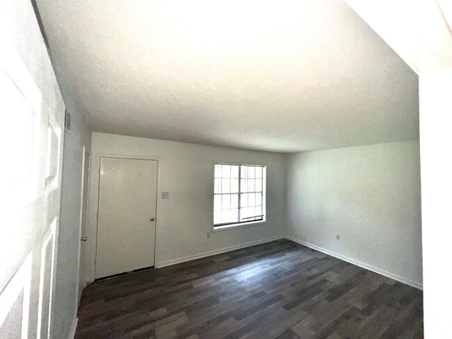 Building Photo - 5787 Cedar Bay Dr