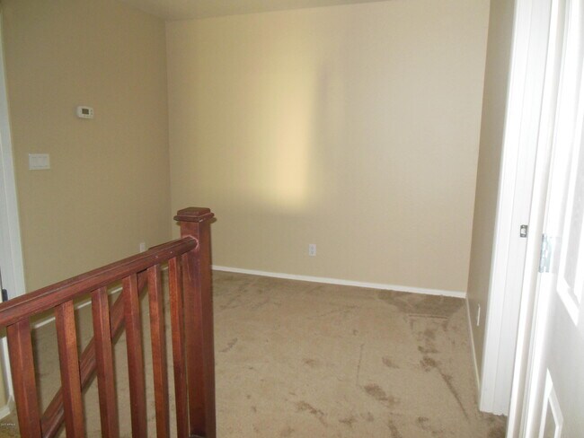Building Photo - 8813 W Dahlia Dr