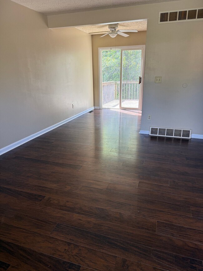 Building Photo - 957 Still Meadow Ln