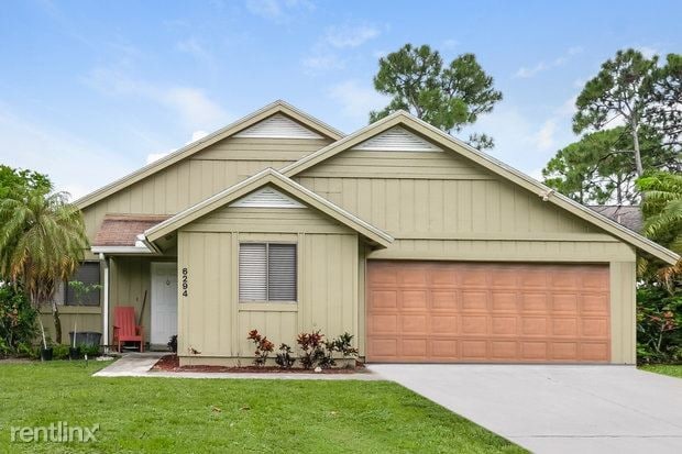 Primary Photo - 3 br, 2 bath House - 6294 Leslie St