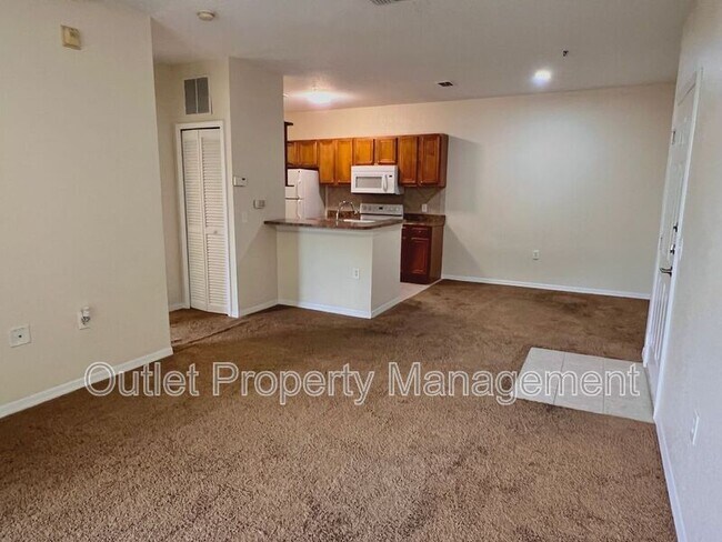Foto del edificio - 6171 Metrowest Blvd