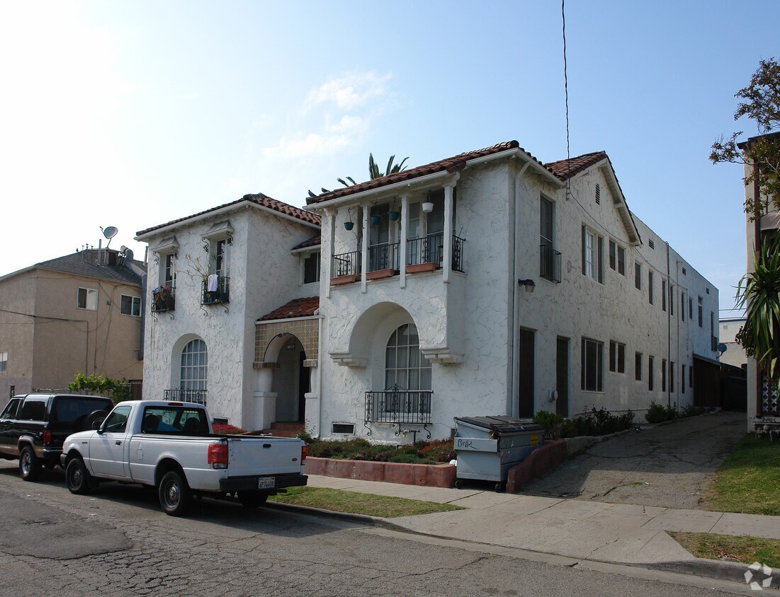 Foto principal - 5017 Institute Pl