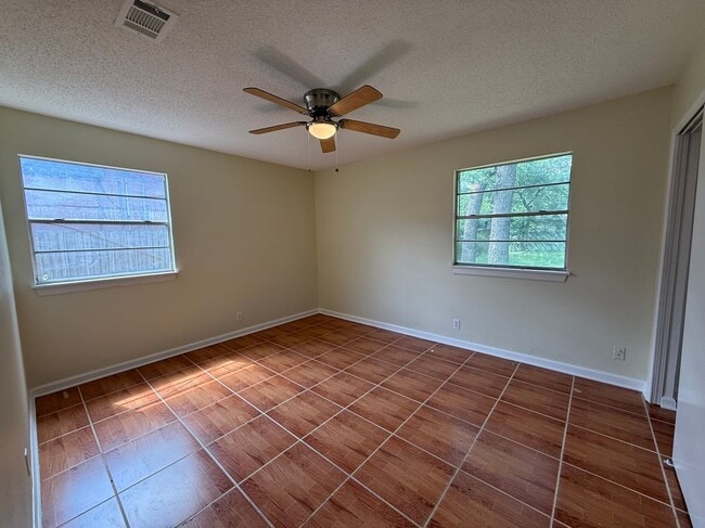 Building Photo - 6424 Truman Dr