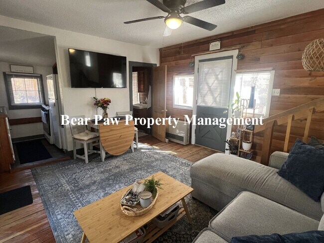 Building Photo - 1.5 bd/1ba Cabin In Downtown Evergreen