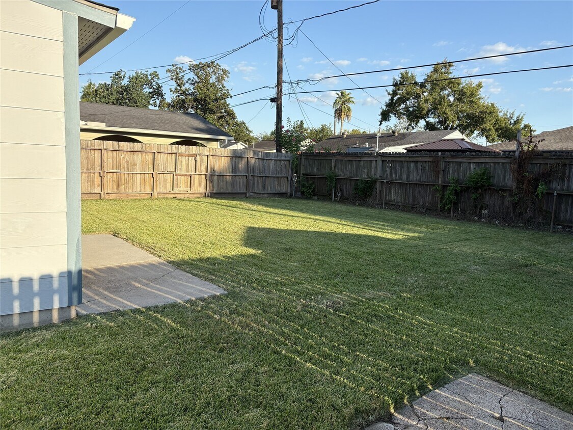 Building Photo - 3010 Washington St