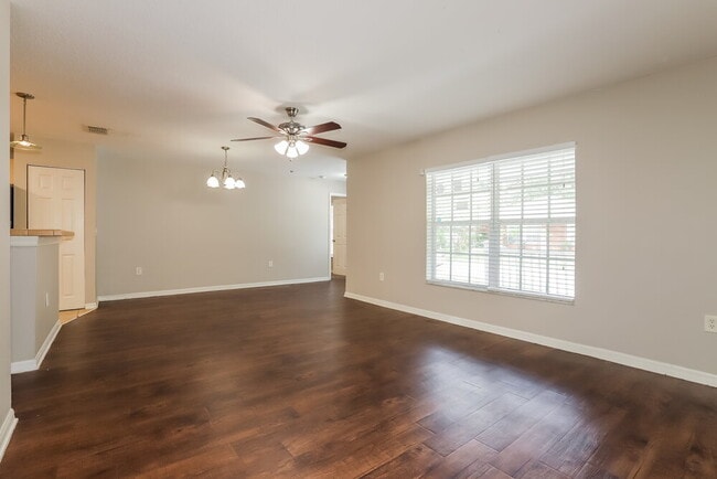 Building Photo - 10326 Summerview Cir