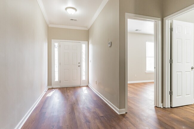 Building Photo - 1135 Avalon Dr