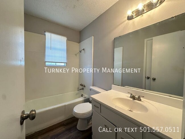 Building Photo - 2 E Laramie Dr