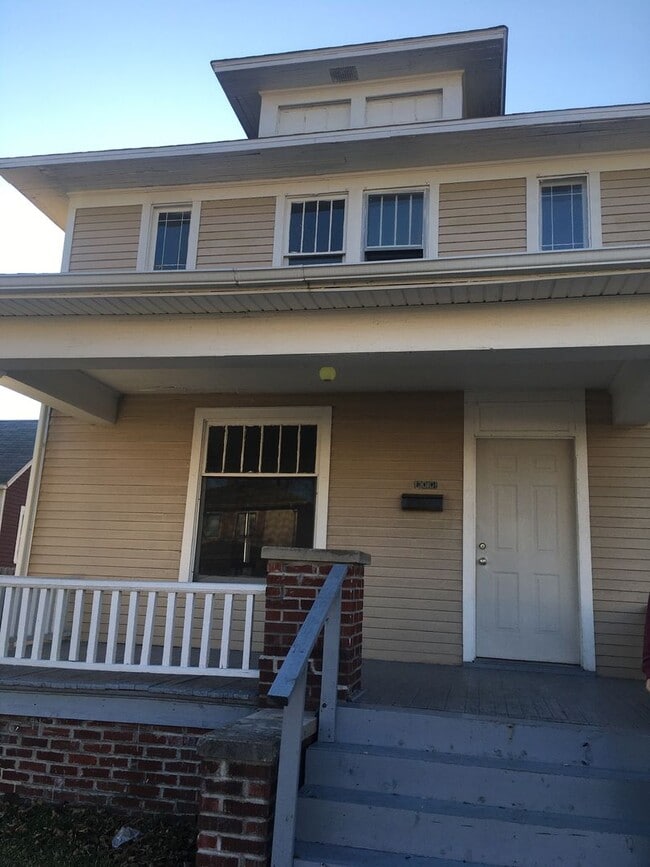 Building Photo - 3010 Smith St