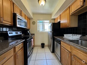 Building Photo - 8509 Crespi Blvd