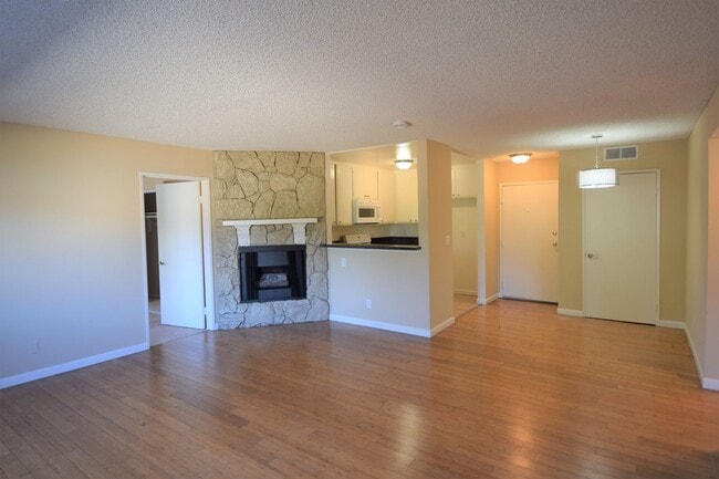 Building Photo - 12249 Oxnard St