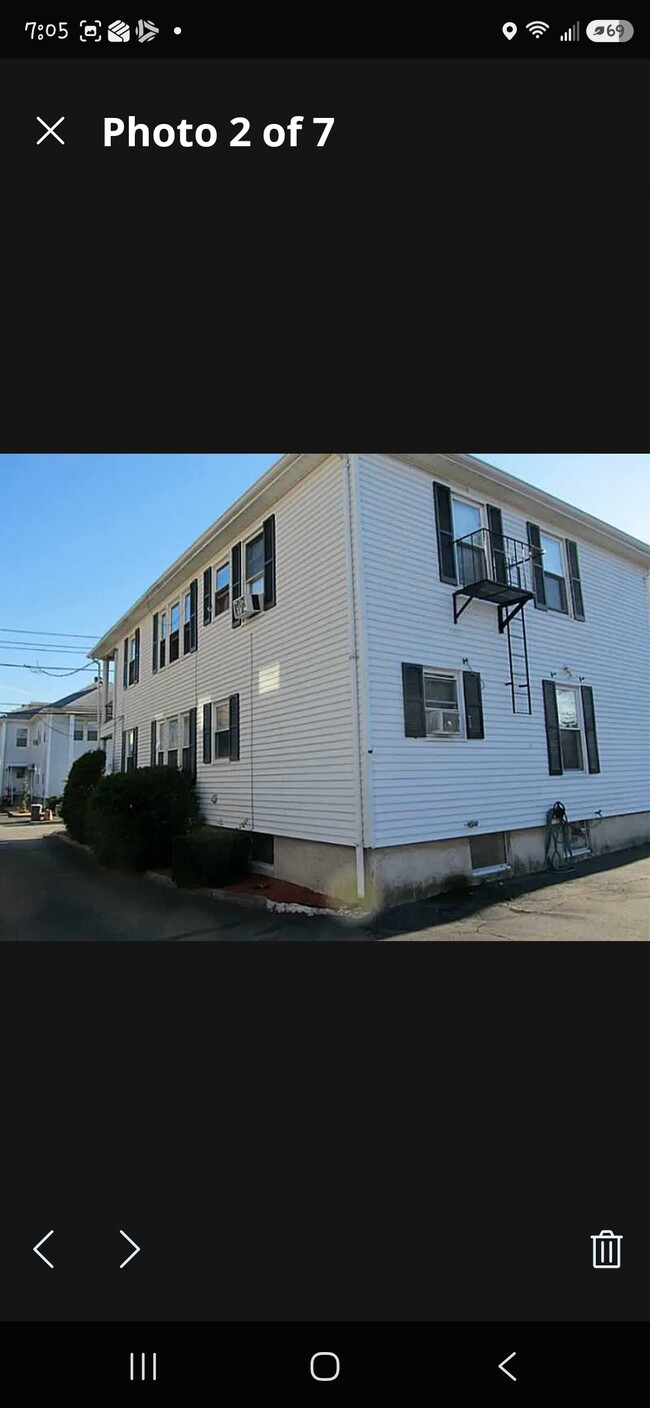 Building Photo - 90 Lee St
