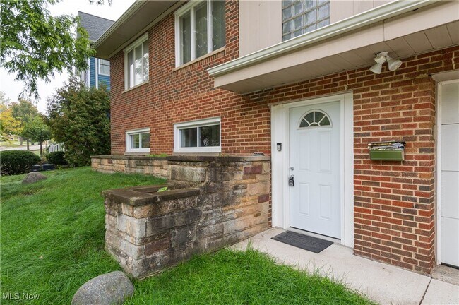 Foto del edificio - 23728 Glenhill Dr