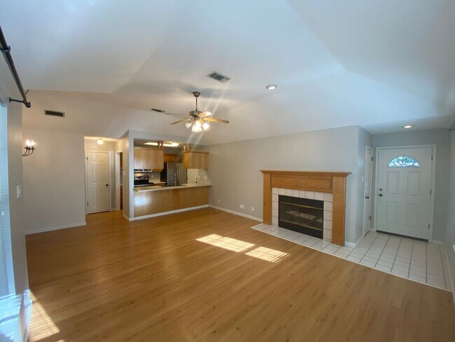 Building Photo - Charming 2 Bedroom, 2 Bath Home with Lovel...