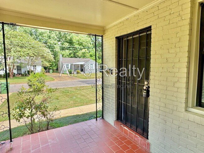 Foto del edificio - 208 Bradley Dr