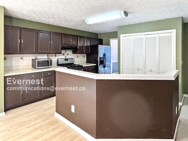 Foto del edificio - 4010 Birchwood Cove