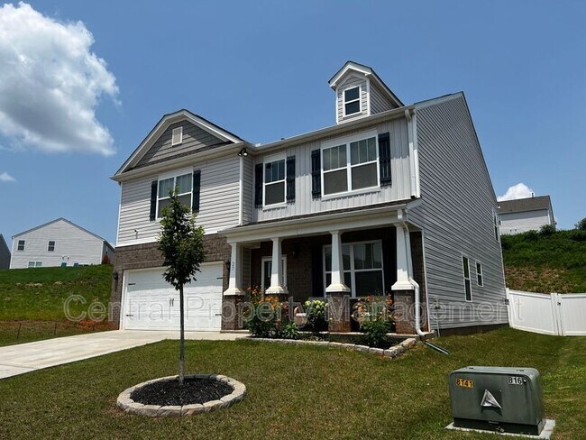 Building Photo - 27 Oak Edge Ln