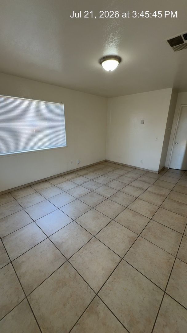 Building Photo - 3053