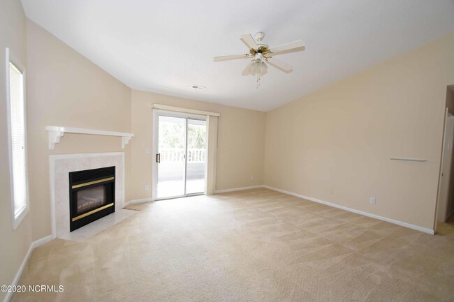 Building Photo - 111 Breezewood Dr