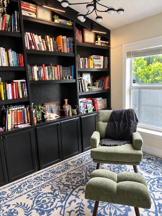 Building Photo - 901 NW 1st St